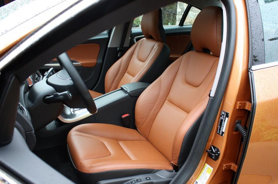  Volvo S60 2010 года  (фото 122 из 226)